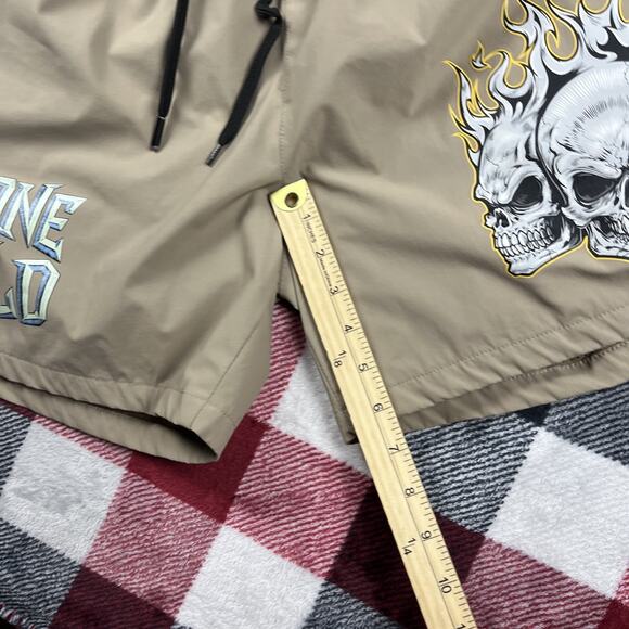Stone Cold Steve Austin Shorts Mens L WWE X Shoe Palace Graphic Print Skulls - Picture 12 of 13